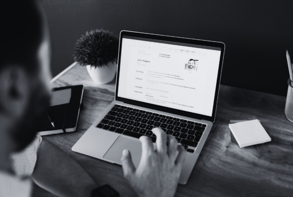 Ghost Work nel Recruiting digitale- il lato invisibile dell'AI